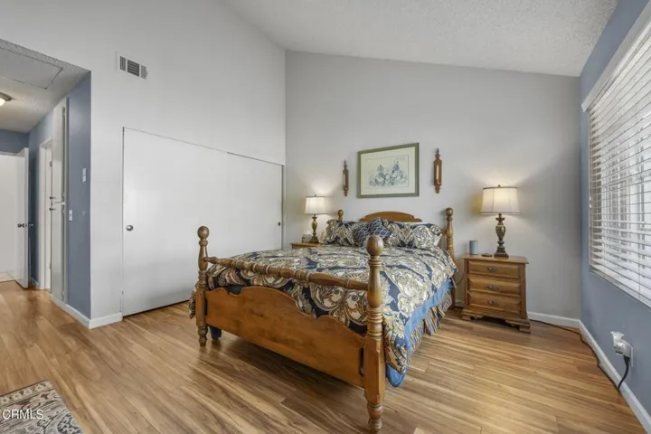 19-web-or-mls-UpmarketMedia_9139Feather-