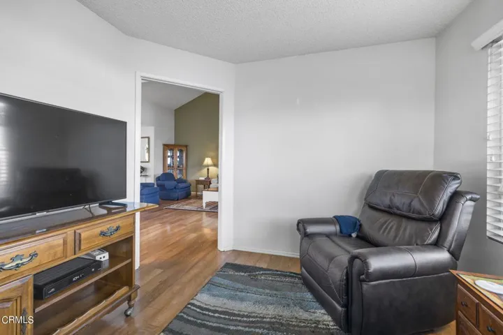 14-web-or-mls-UpmarketMedia_9139Feather-