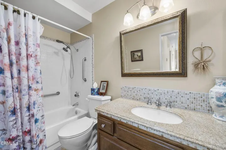 24-web-or-mls-UpmarketMedia_9139Feather-