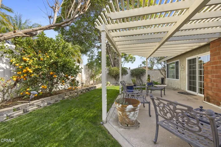 29-web-or-mls-UpmarketMedia_9139Feather-