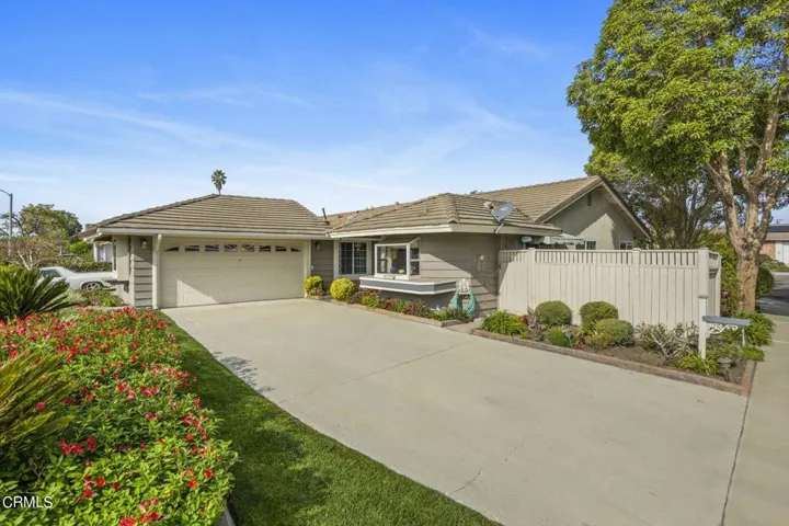 2-web-or-mls-UpmarketMedia_9139Feather-3