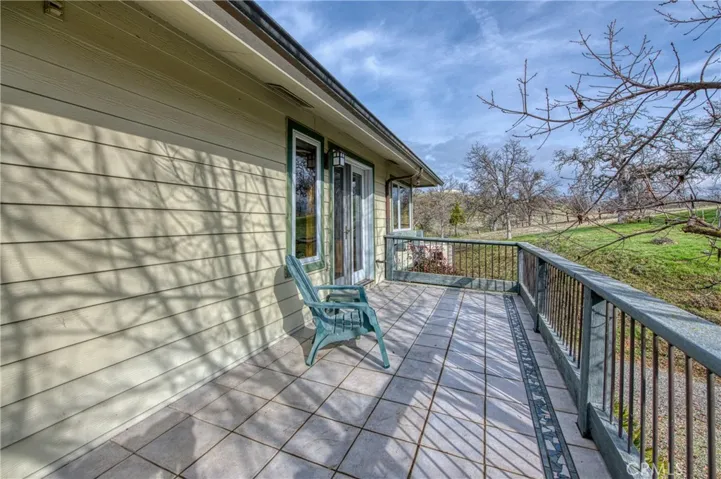 Partial wrap patioe deck with views Apt entery