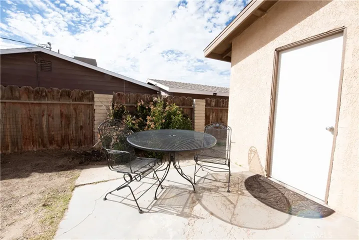 25487 Dayton Avenue, Barstow, California 92311