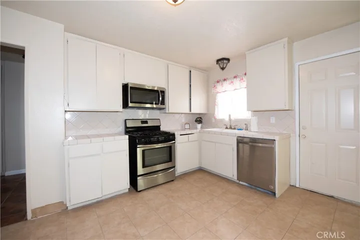 25487 Dayton Avenue, Barstow, California 92311
