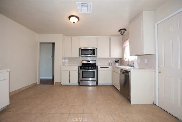 25487 Dayton Avenue, Barstow, California 92311