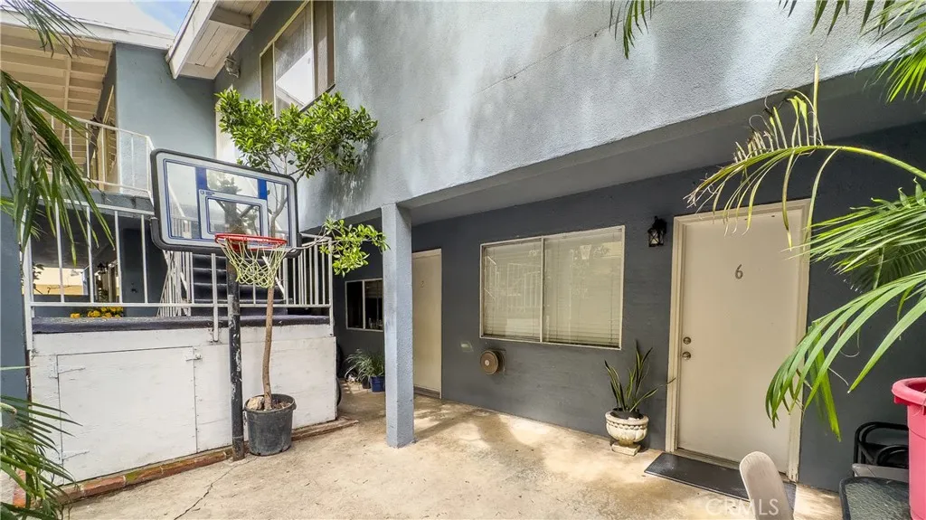 1837 Beloit Avenue, Los Angeles, California 90025 home-pic-43