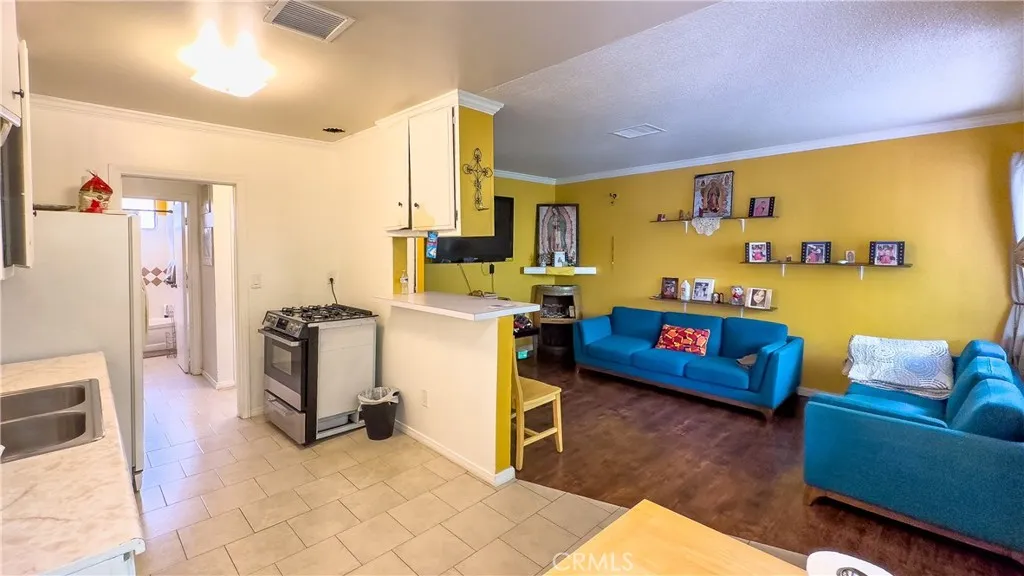 1837 Beloit Avenue, Los Angeles, California 90025 home-pic-38