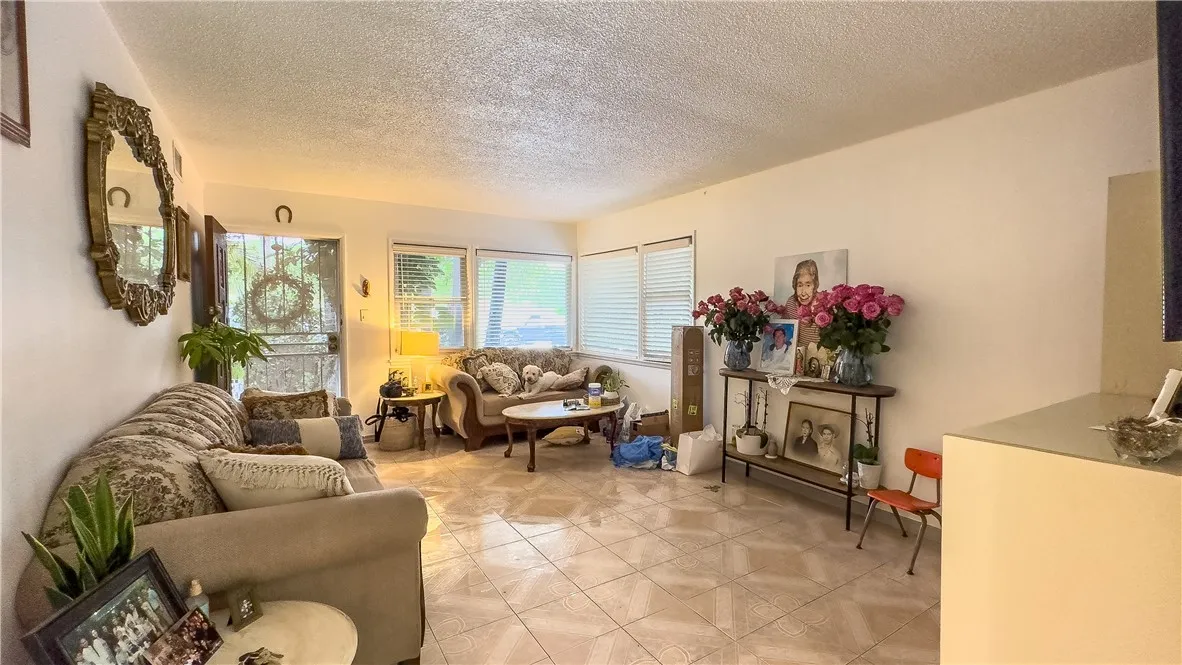 1837 Beloit Avenue, Los Angeles, California 90025 home-pic-12