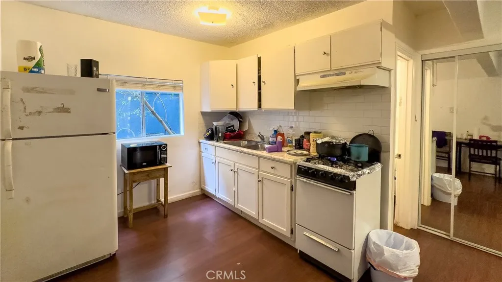 1837 Beloit Avenue, Los Angeles, California 90025 home-pic-35