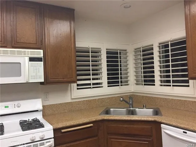 9 Rainbow Rdg, Irvine, California 92603