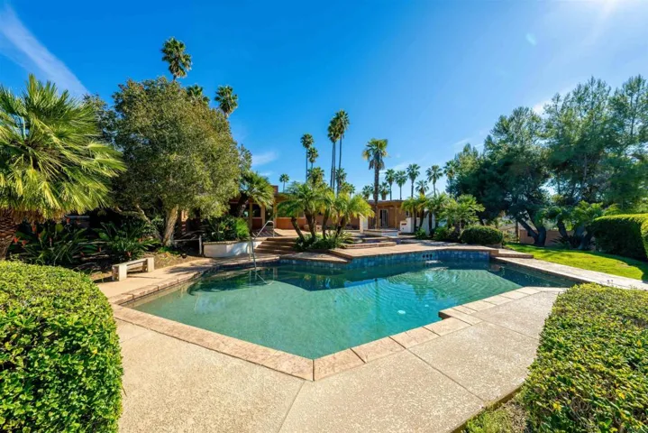 2027 Felicita Road, Escondido, California 92025