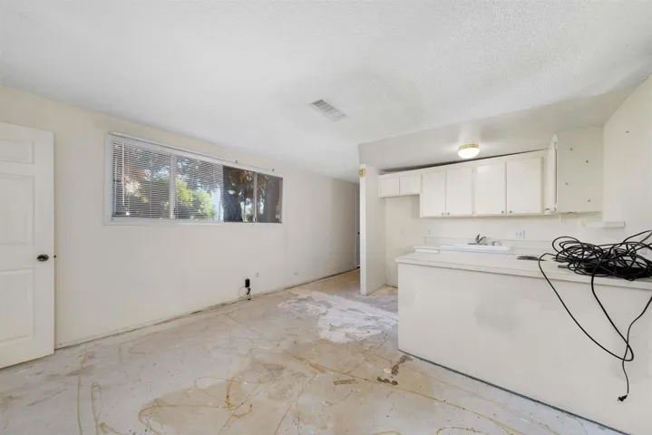 2027 Felicita Road, Escondido, California 92025