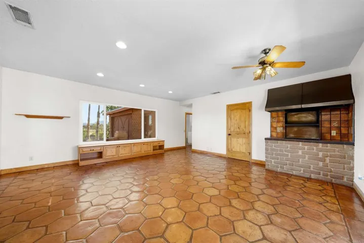 2027 Felicita Road, Escondido, California 92025