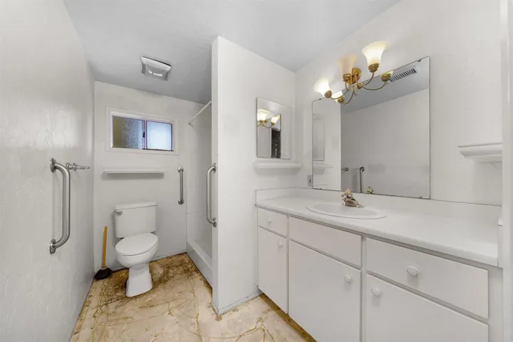 Guest House Bathroom