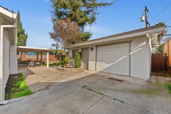 3116 Haga Drive, San Jose, California 95111