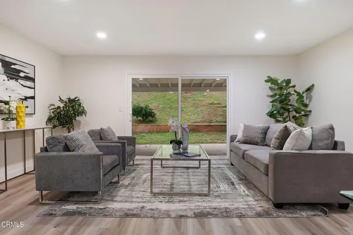 3-web-or-mls-03 - Living Room
