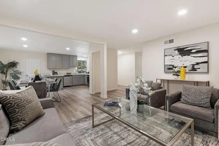 5-web-or-mls-05 - Living Room