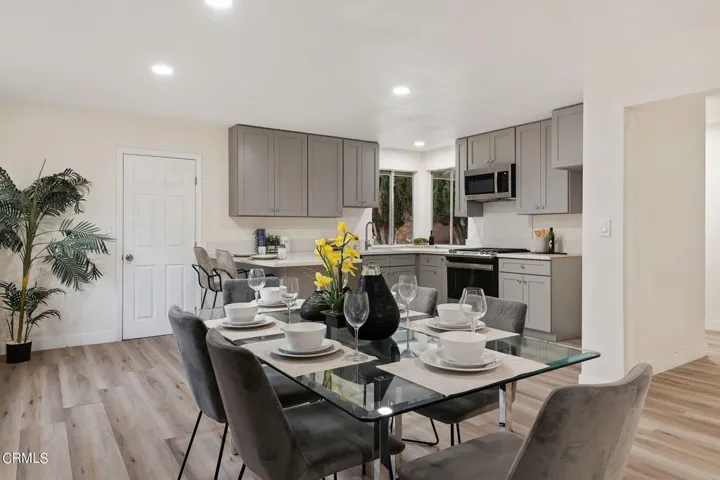 8-web-or-mls-08 - Dining
