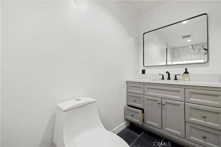 15931 Foothill Boulevard, Rancho Cascades, California 91342