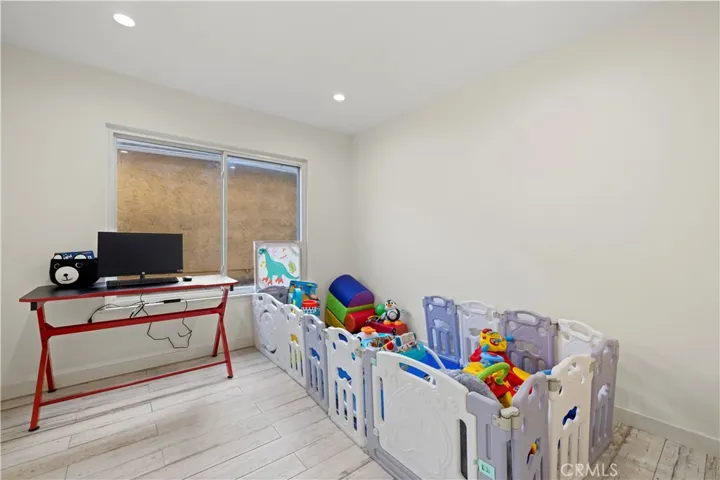 Office/Zoom room/Playroom