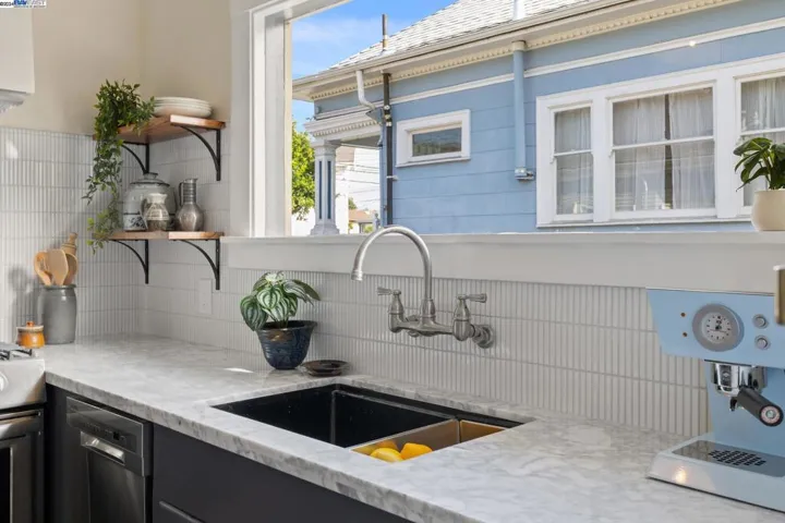 2446 San Jose Ave, Alameda, California 94501