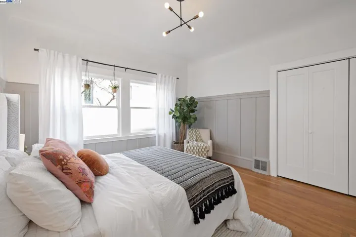 2446 San Jose Ave, Alameda, California 94501