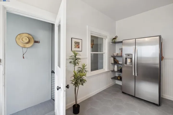 2446 San Jose Ave, Alameda, California 94501