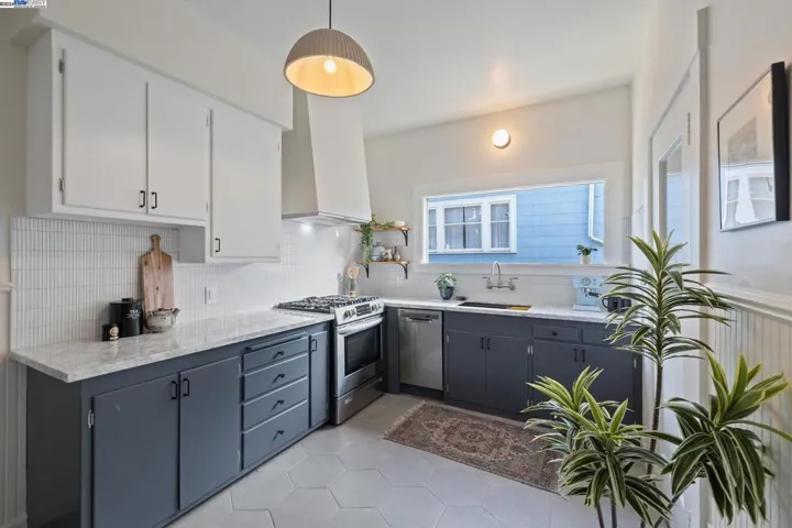 2446 San Jose Ave, Alameda, California 94501