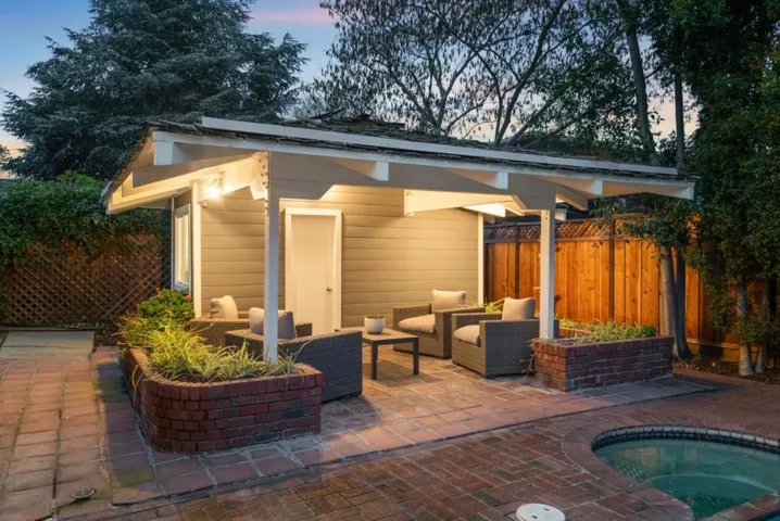 1107 Covington Road, Los Altos, California 94024