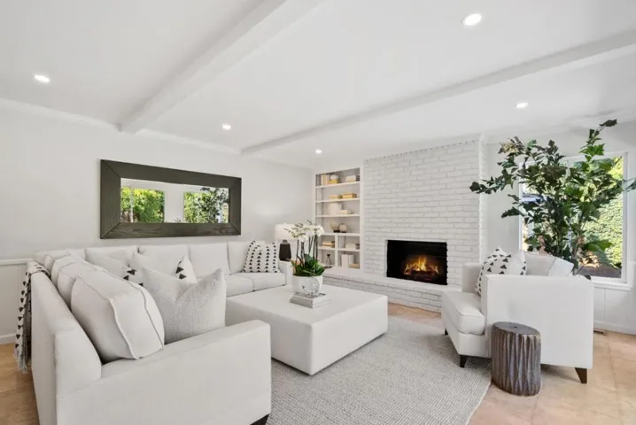 1107 Covington Road, Los Altos, California 94024