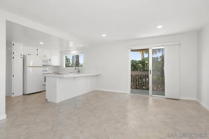 155 Rosebay Dr 32, Encinitas, California 92024