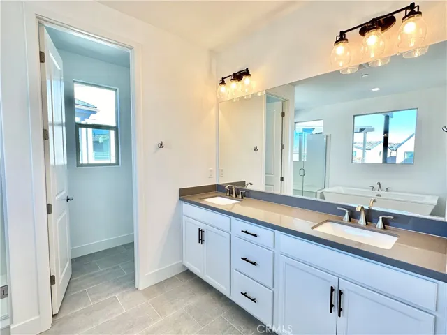 129 Bosal, Irvine, California 92618