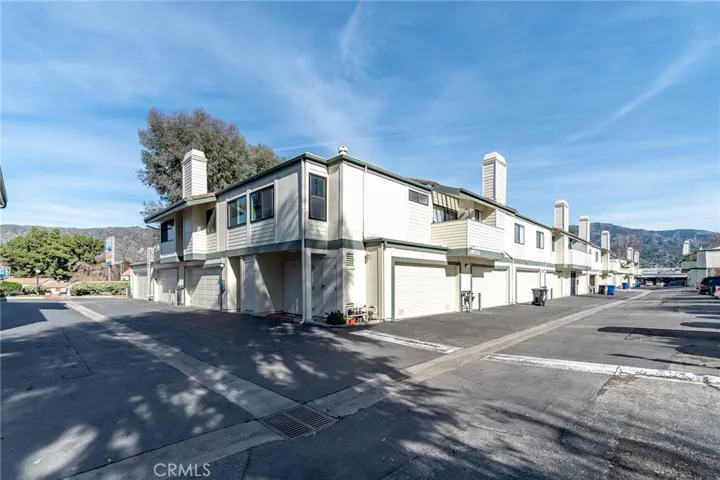 10566 Sunland Boulevard 7, Sunland, California 91040