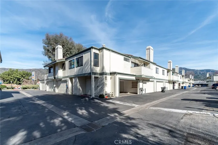 10566 Sunland Boulevard 7, Sunland, California 91040
