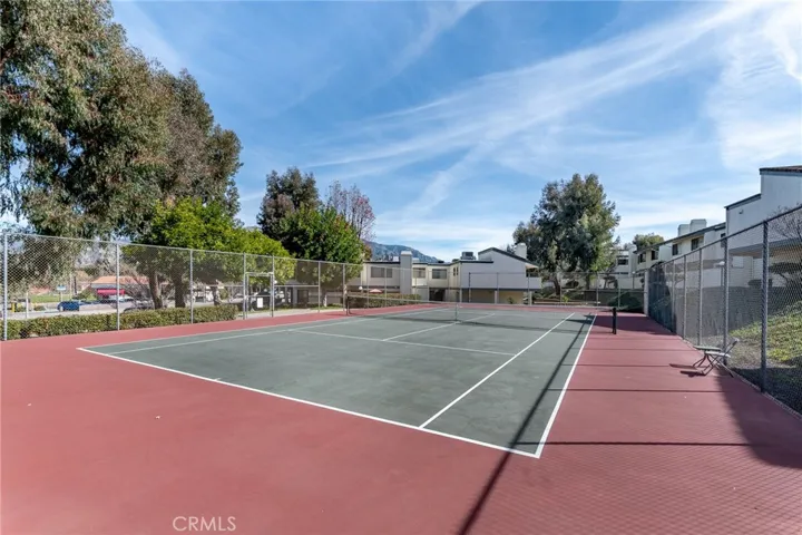 10566 Sunland Boulevard 7, Sunland, California 91040