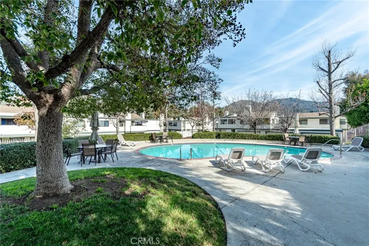 10566 Sunland Boulevard 7, Sunland, California 91040