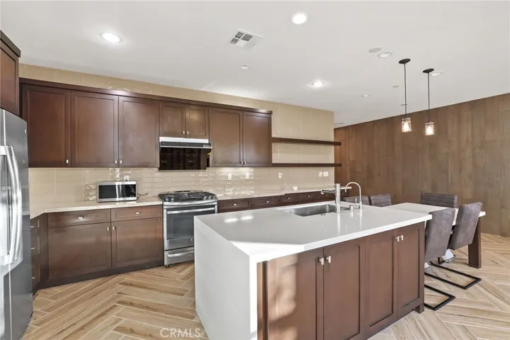 306 Finch, Lake Forest, California 92630
