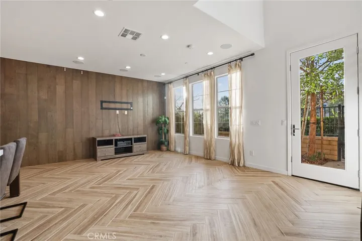 306 Finch, Lake Forest, California 92630