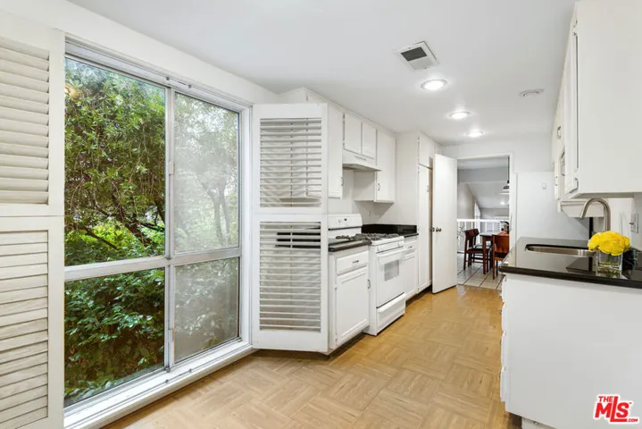 1307 Palisades Drive, Pacific Palisades, California 90272