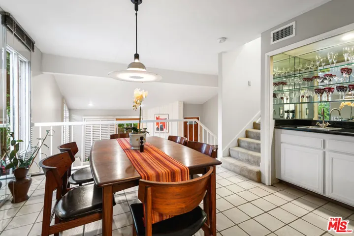 1307 Palisades Drive, Pacific Palisades, California 90272