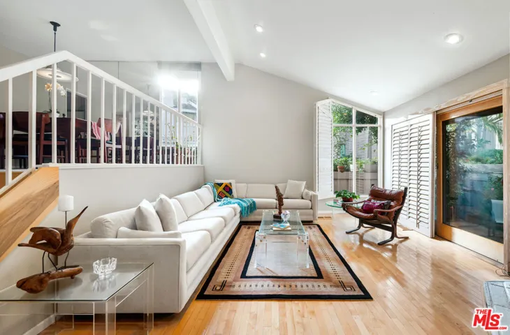 1307 Palisades Drive, Pacific Palisades, California 90272