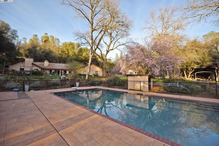 20862 E Spring Ranches Rd, Grass Valley, California 95949