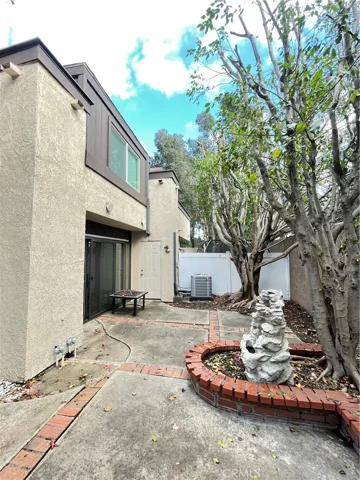 901 Hyde Court, Costa Mesa, California 92626