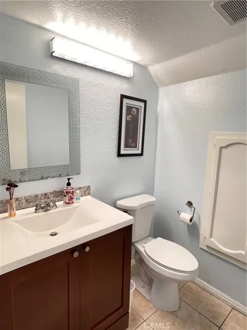 901 Hyde Court, Costa Mesa, California 92626
