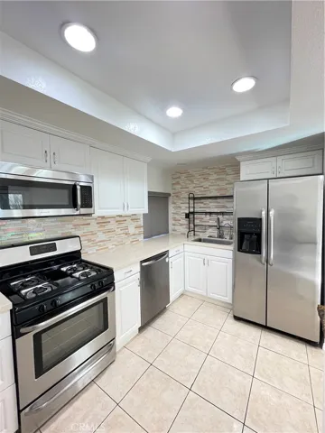 901 Hyde Court, Costa Mesa, California 92626