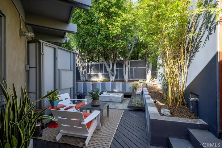 patio area off the entry way