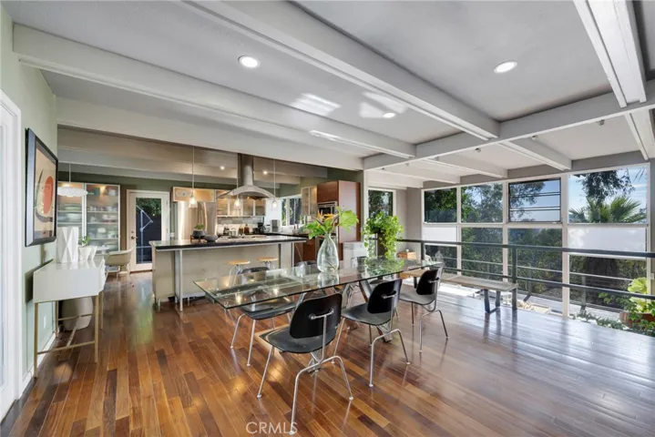 entry level kitchen and dining room