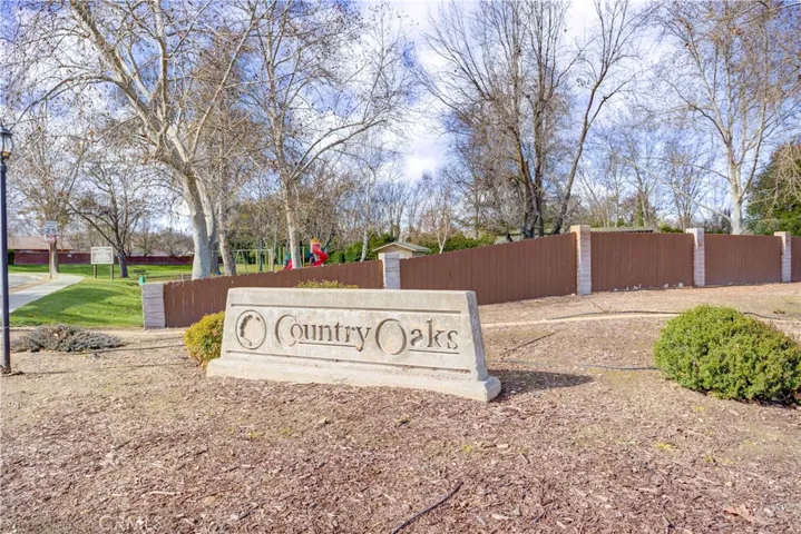 Country Oaks entrance