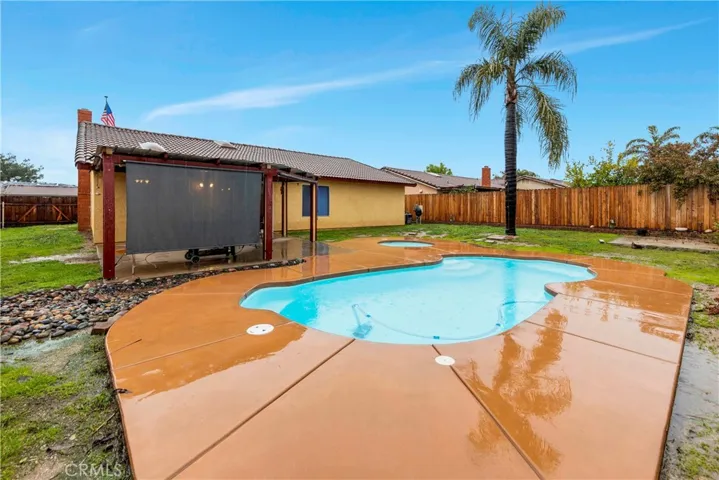 Do you have toys? Side yard with double gate. Plenty of space for a medium size boat.