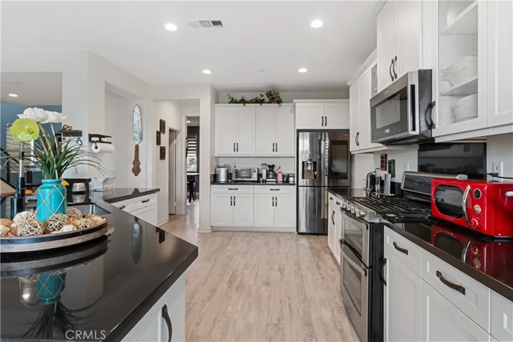 7015 Antique Street, San Bernardino, California 92407